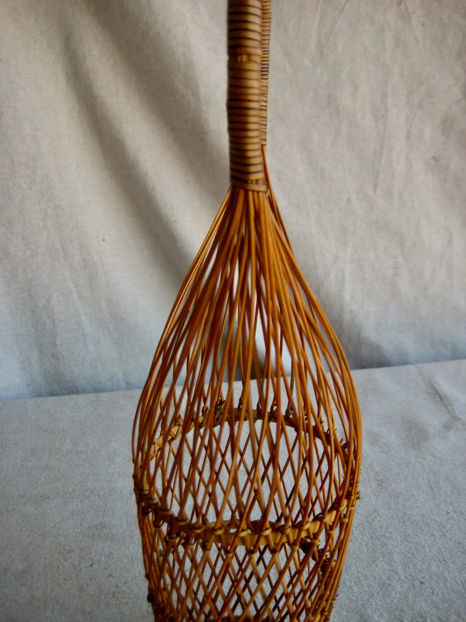 1960s Mid Century Modern Wicker Wine Bottle Carrier - 5