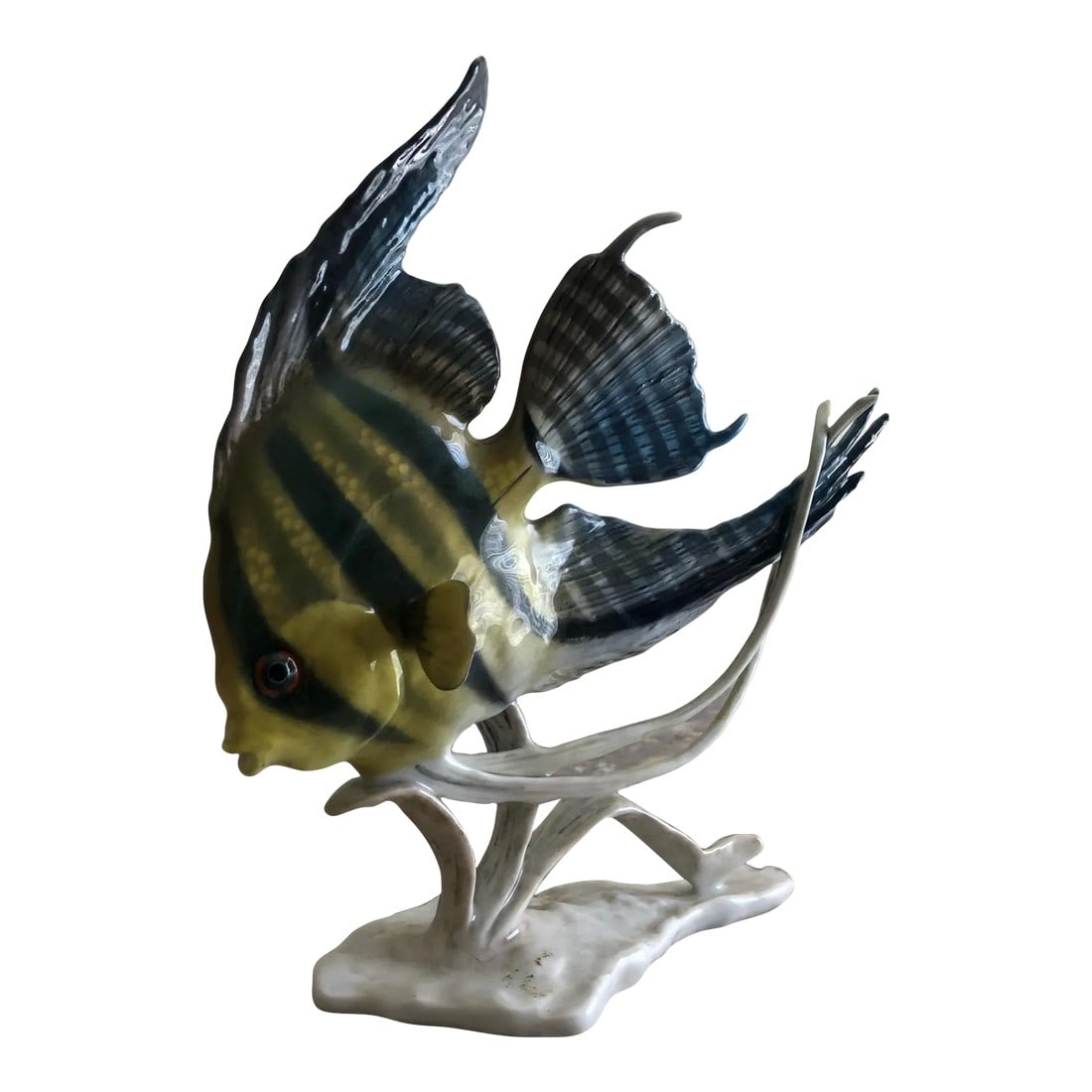 Rosenthal Scalar Angelfish Porcelain Figurine Model 1766 Designed by Fritz Heindenreich: This rare vintage Rosenthal Angelfish figurine, known as the Scalare, by Fritz Heidenreich is beautifully crafted, delicately made of porcelain and has very vibrant colors. Its stamped "Classic Rose