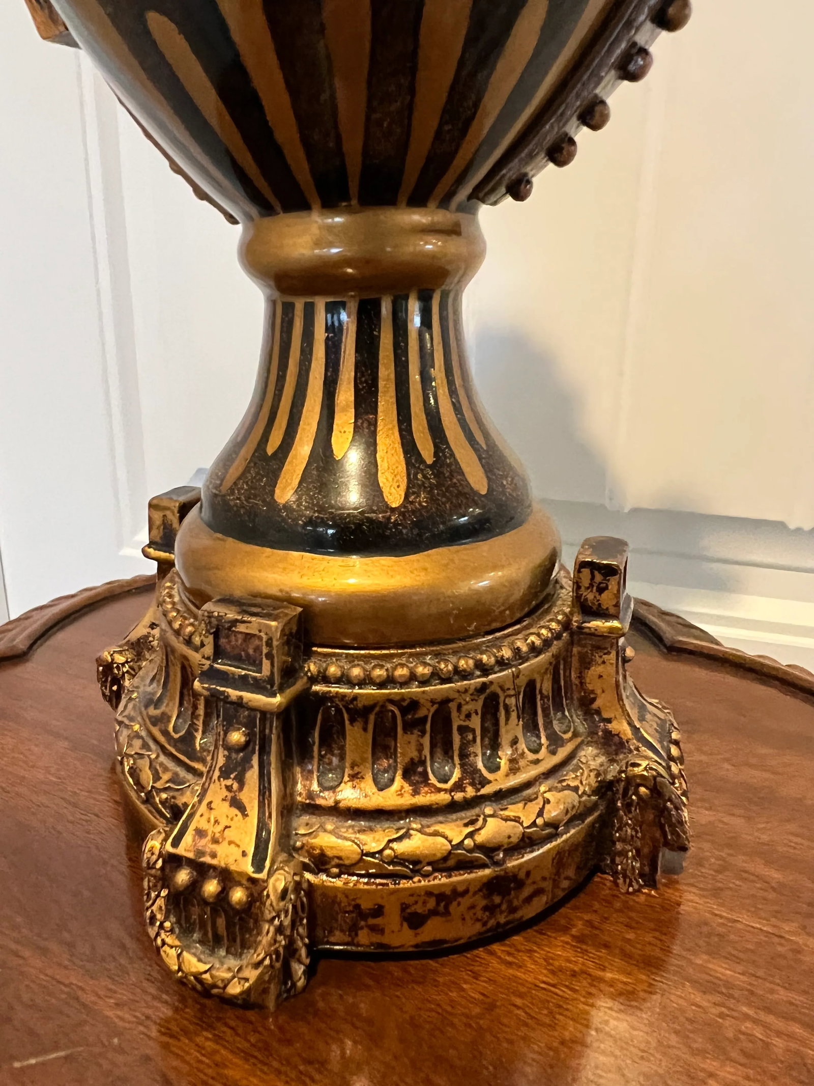 Classic Style Porcelain Urn - 5