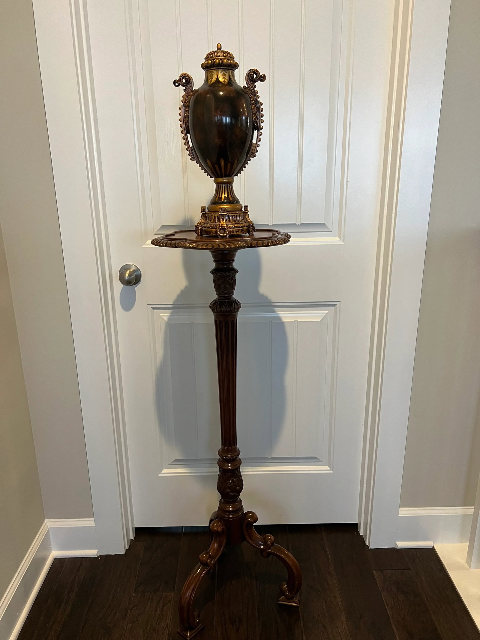 Classic Style Porcelain Urn - 6