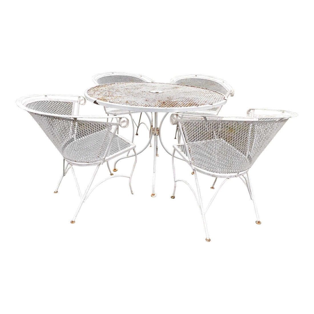 Mid 20th Century Russell Woodard Round Mesh Patio Table & 4 Chairs Set: Here is a great looking and comfortable set that is just what you need for your outdoor celebrations this summer. It is not signed but is a Woodard known style. The entire set is structurally very