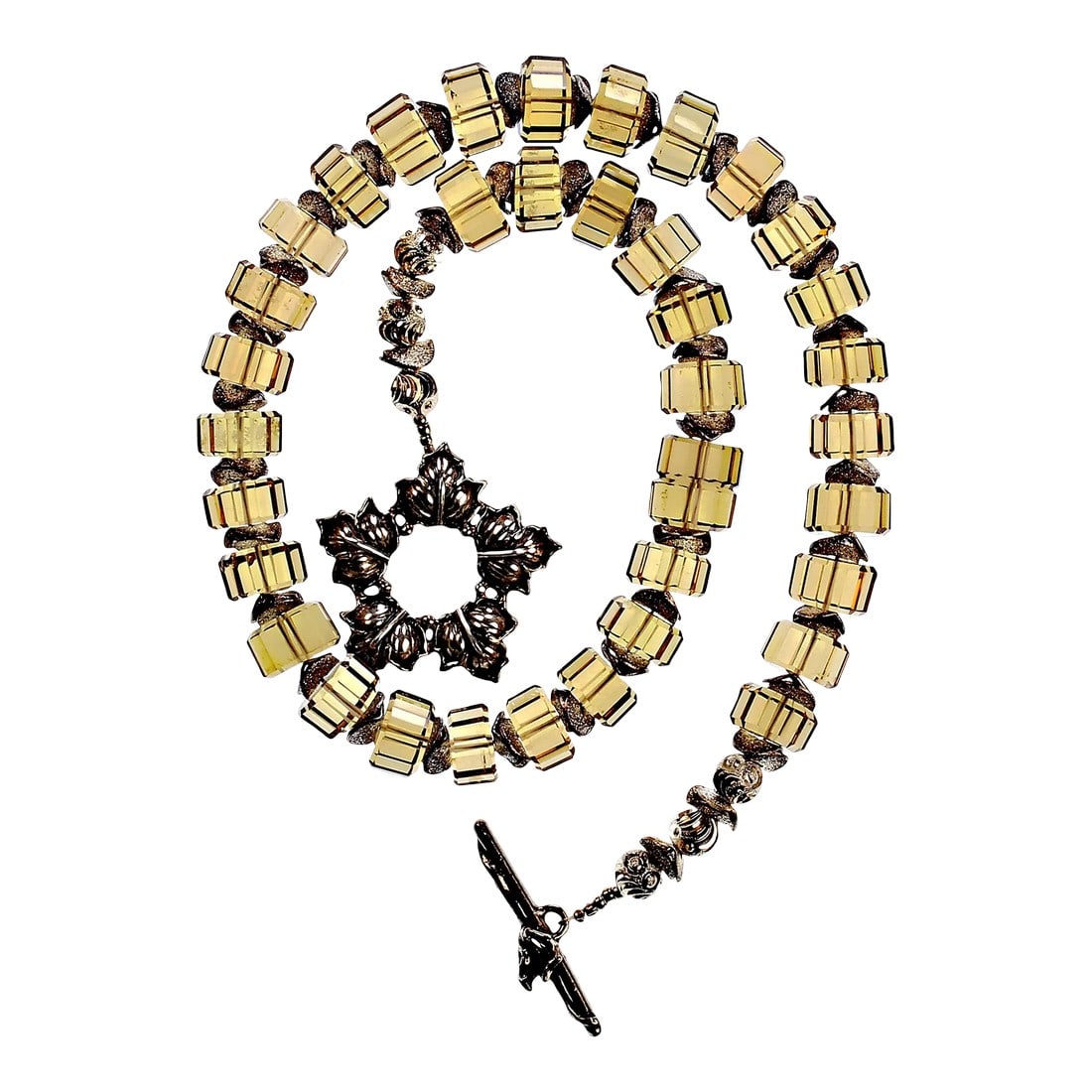 Choker Necklace of Cut Citrine Rondelles With Silver Clasp: This is part of Chairish's Fine Jewelry assortment. Elegant Custom Choker Necklace of Fancy Cut Citrine Rondelles Elevate your jewelry collection with this custom-made choker necklace, featuring