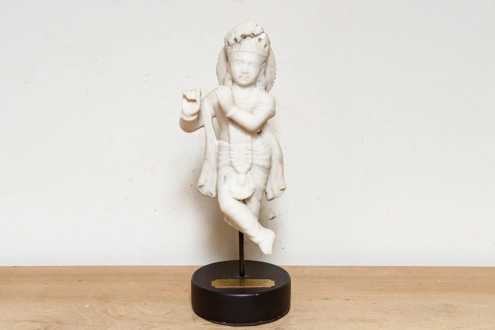 19th Century Exquisite Marble Krishna Statue - 3