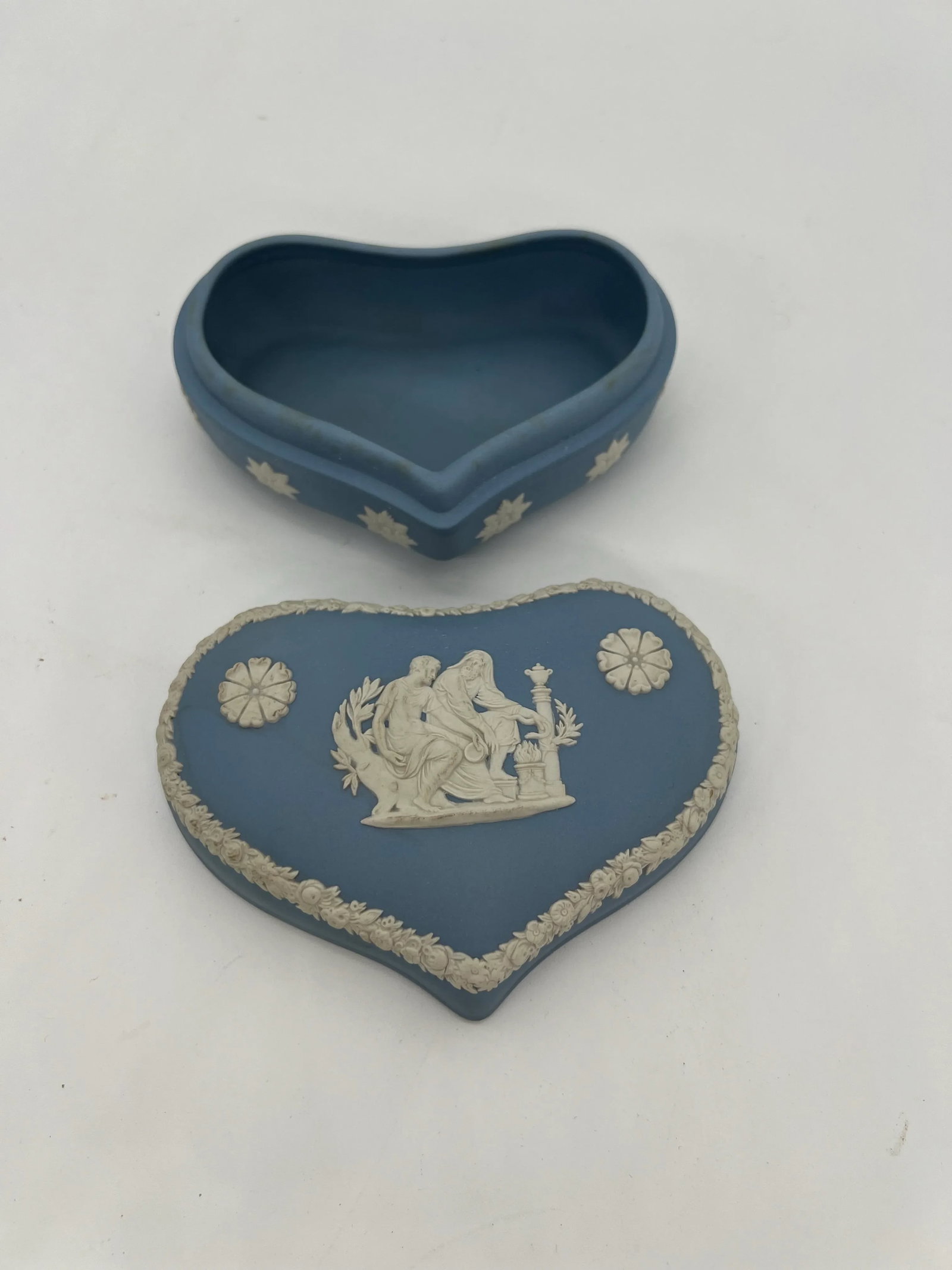 Vintage Wedgewood Jasperware Blue Heart Shaped Box - 2