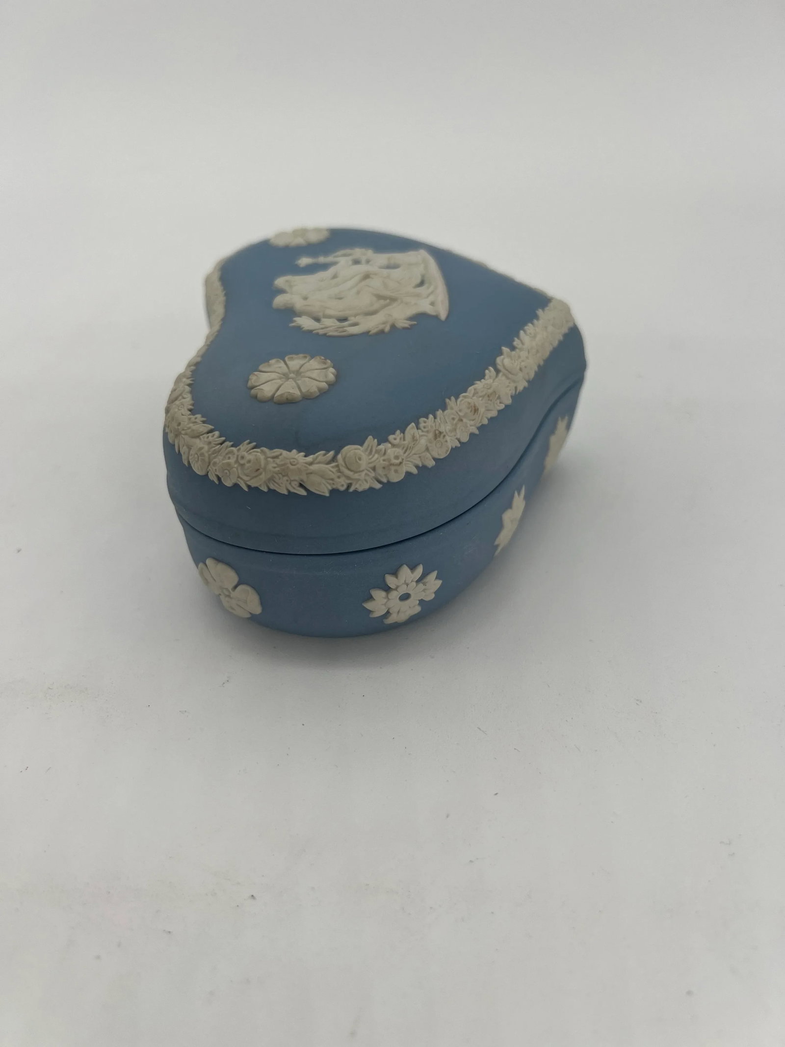 Vintage Wedgewood Jasperware Blue Heart Shaped Box - 3
