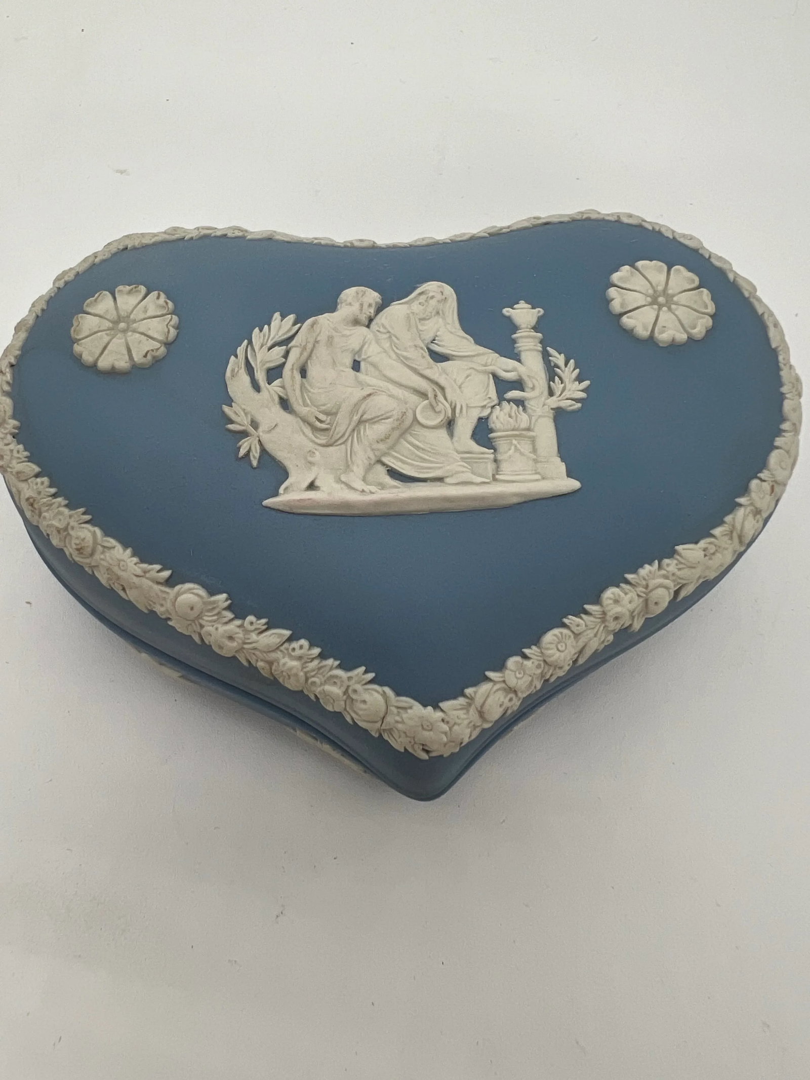 Vintage Wedgewood Jasperware Blue Heart Shaped Box - 6