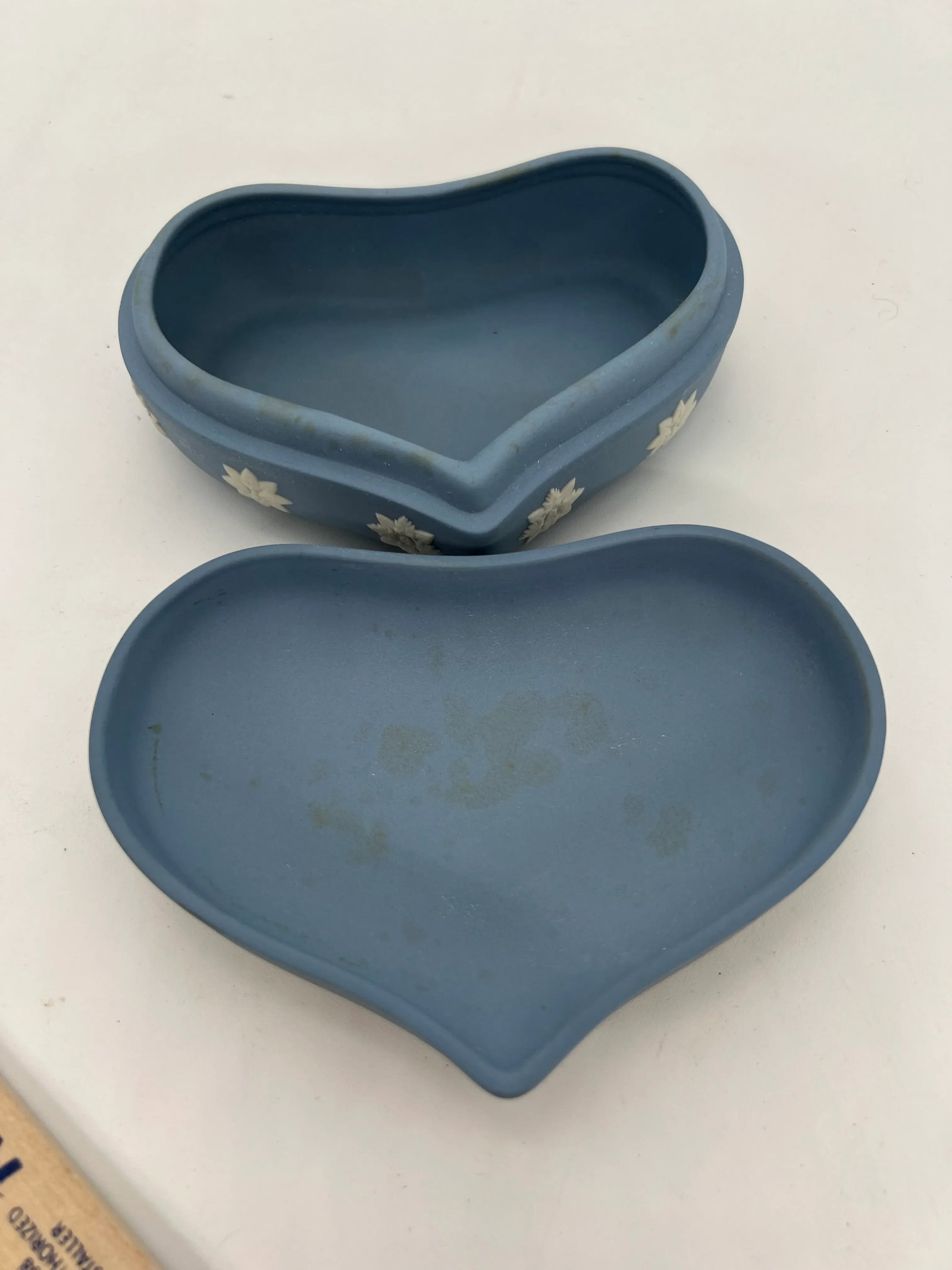 Vintage Wedgewood Jasperware Blue Heart Shaped Box - 7