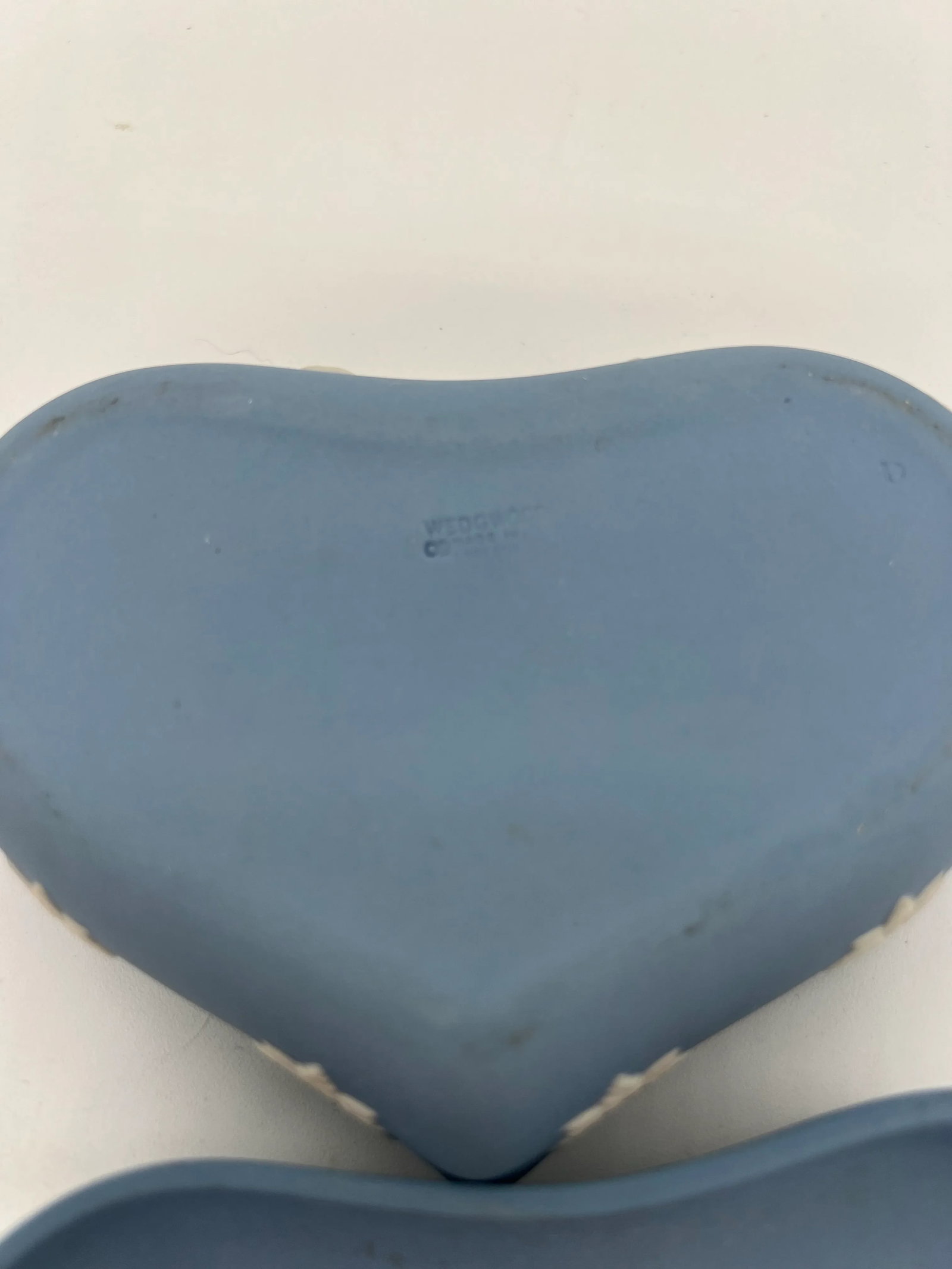 Vintage Wedgewood Jasperware Blue Heart Shaped Box - 8
