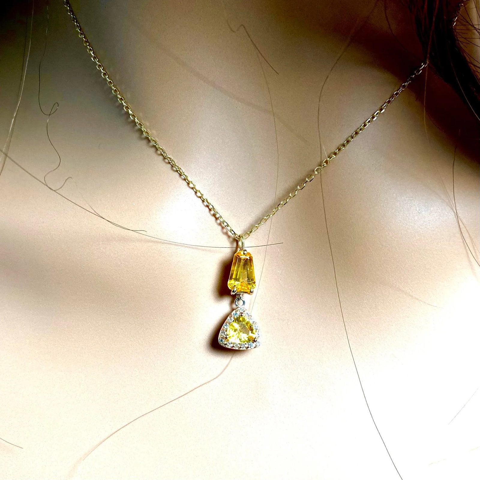 Shaped Yellow Sapphire Diamond 2.45 Carat 14 Karat Gold 17 Inch Pendant - 3