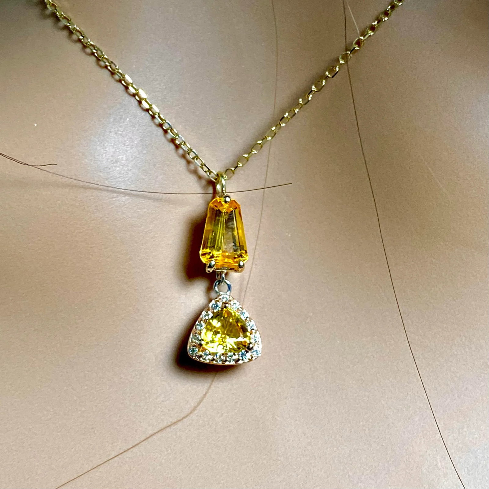Shaped Yellow Sapphire Diamond 2.45 Carat 14 Karat Gold 17 Inch Pendant - 7