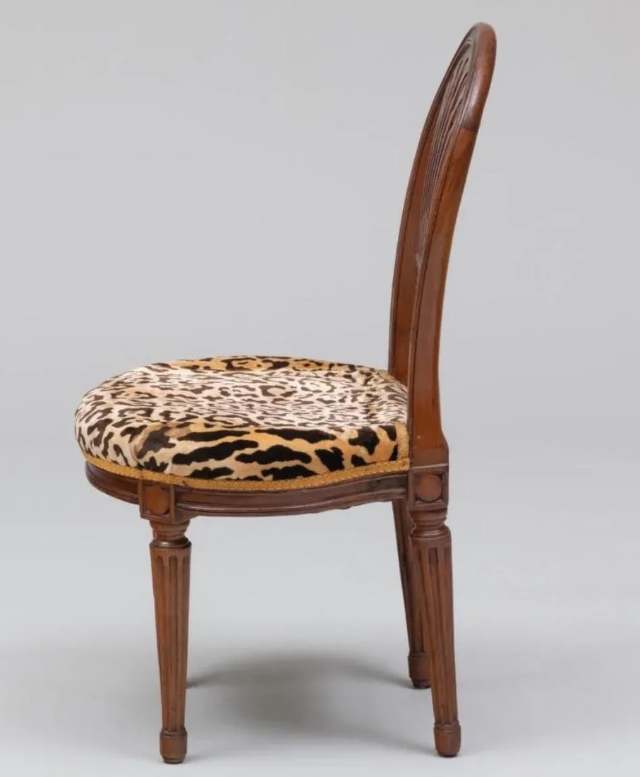 Late 18th Century Louis XVI Leopard Upholstered in Mahogany With Balloon Back Chair in the Style of - 3