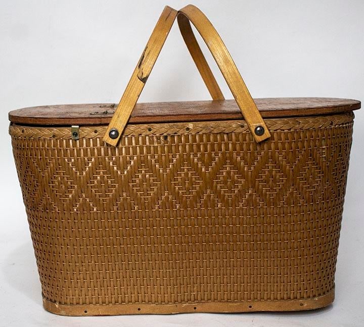 Vintage Red-Man Redmon Woven Picnic Basket - Handles & Lid - 2
