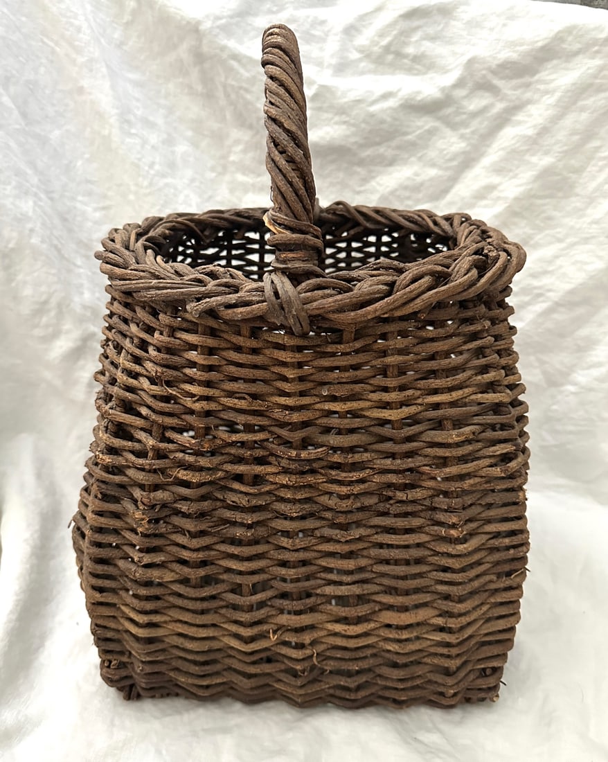 Vintage Grapevine Gathering Basket - 2