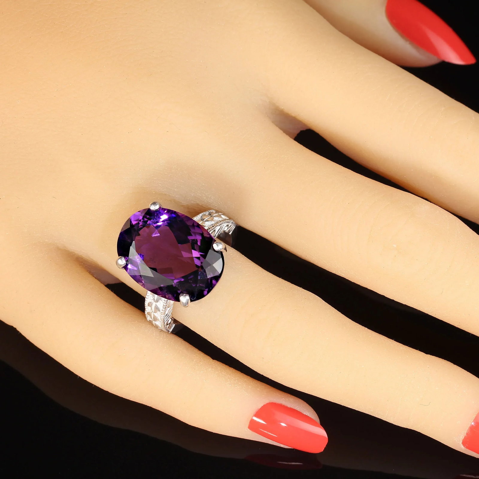 Oval Amethyst in Sterling Silver Engraved Ring - 2