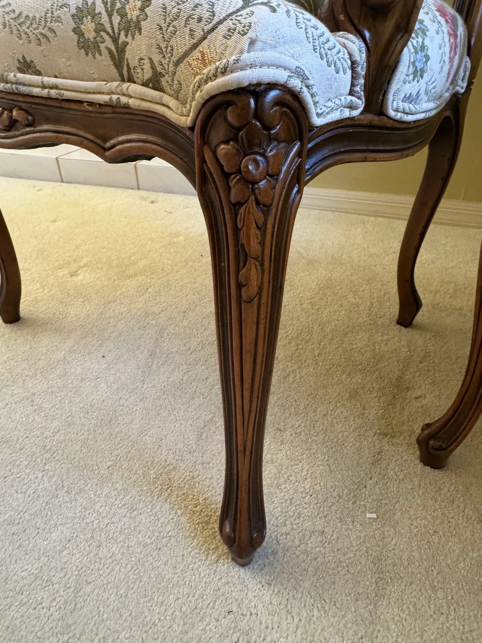 Early 20th Century Antique French Louis XV Style Upholstered Carved Mahogany Arm Chairs - Set of Two - 9