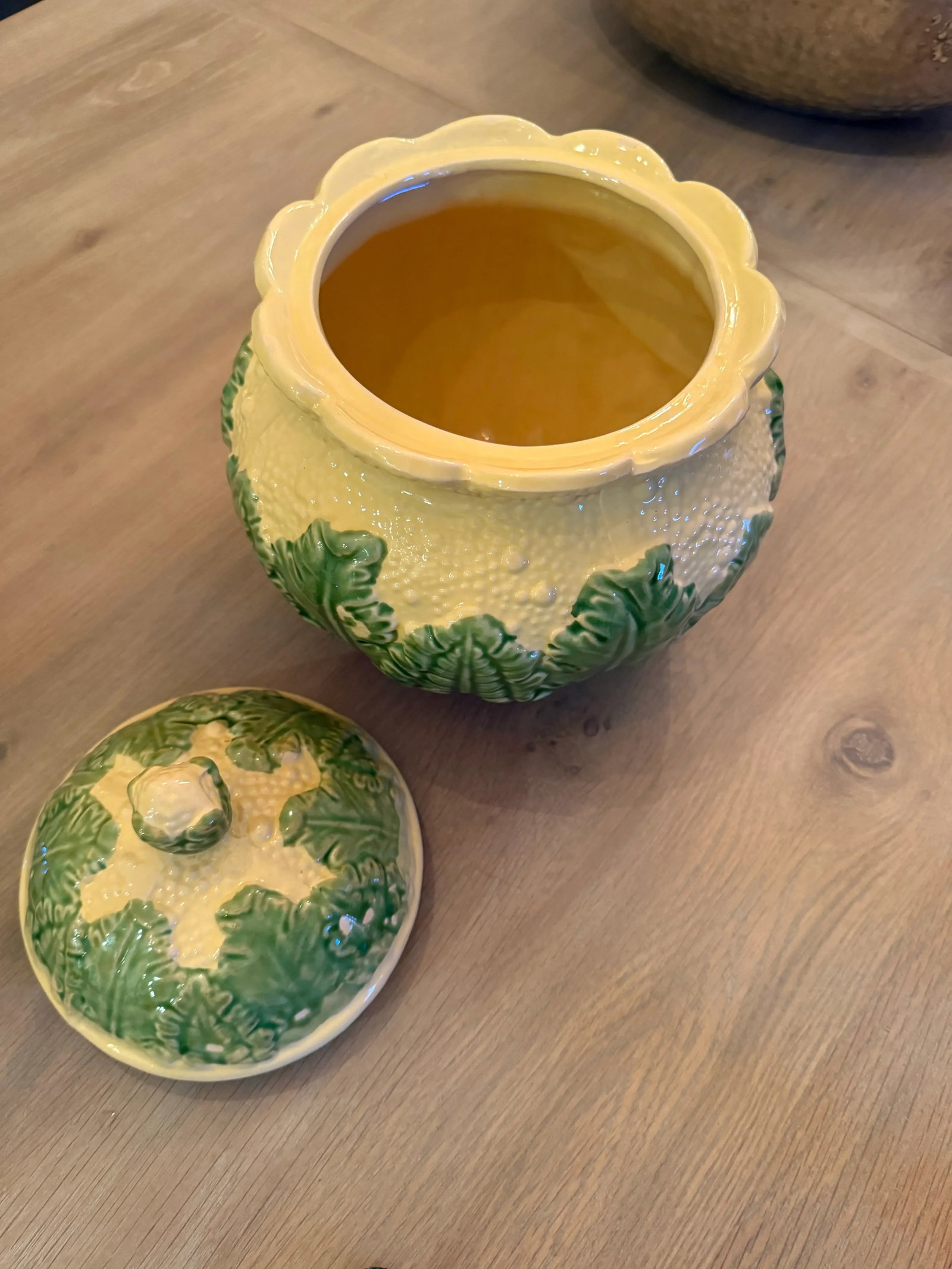 Lidded Cabbage Ware Ginger Jar - 3