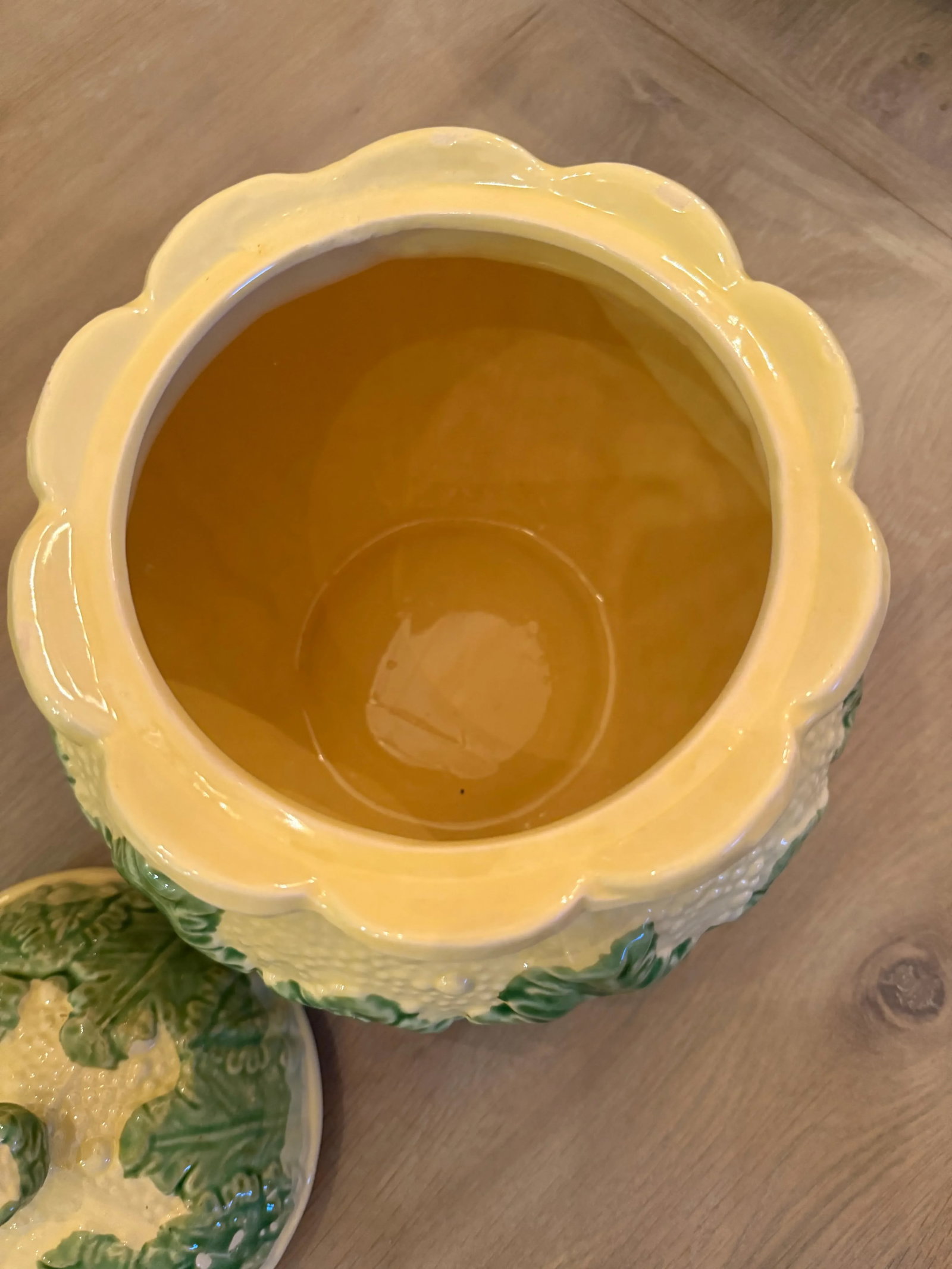 Lidded Cabbage Ware Ginger Jar - 5