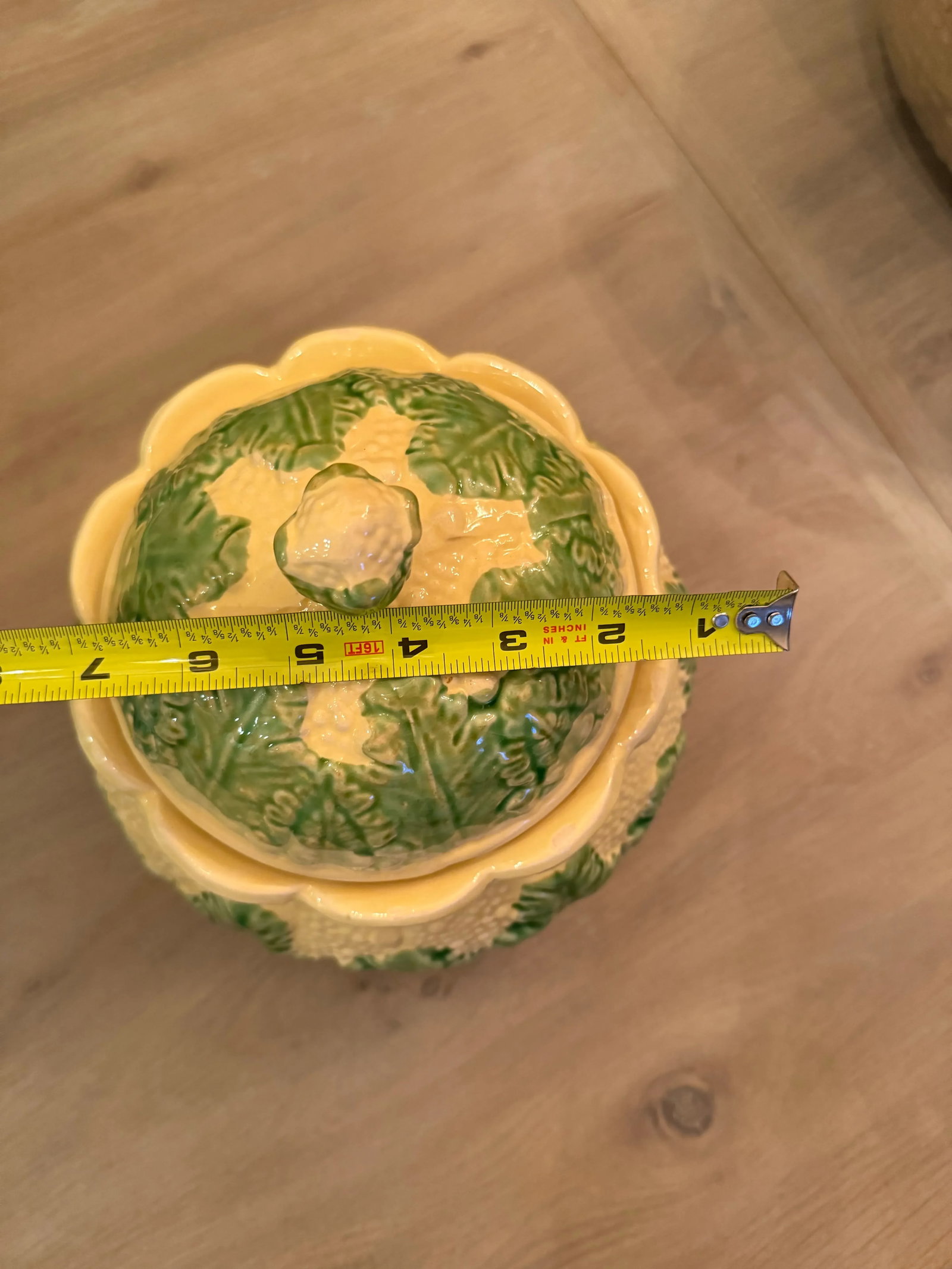 Lidded Cabbage Ware Ginger Jar - 8