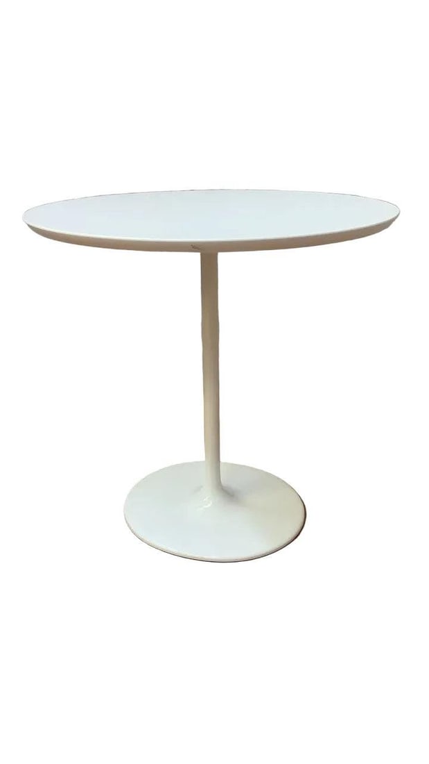 Postmodern Dizzie Side Table by Arper: Title: Postmodern Dizzie Side Table by Arper Description: Postmodern Dizzie White Oval Base Side Table by Lievore Altherr Molina for ArperThis white, glossy, oval base side table has been designed by