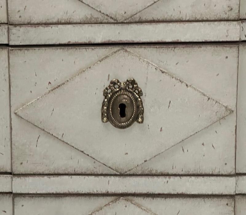 Gustavian, Swedish Commodes, Beige Paint Distressed, Brass, Sweden, 19th C. - 7