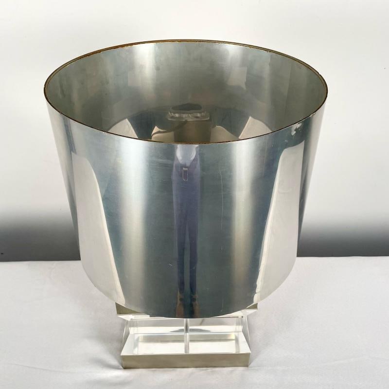 Mid-Century Modern Lucite and Chrome Table / Desk Lamp, Karl Springer Style - 10
