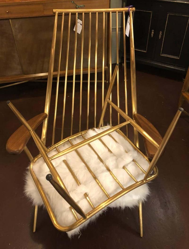 Pair of Hollywood Regency Style Fur Lounge or Chaise Chairs and Ottomans - 9