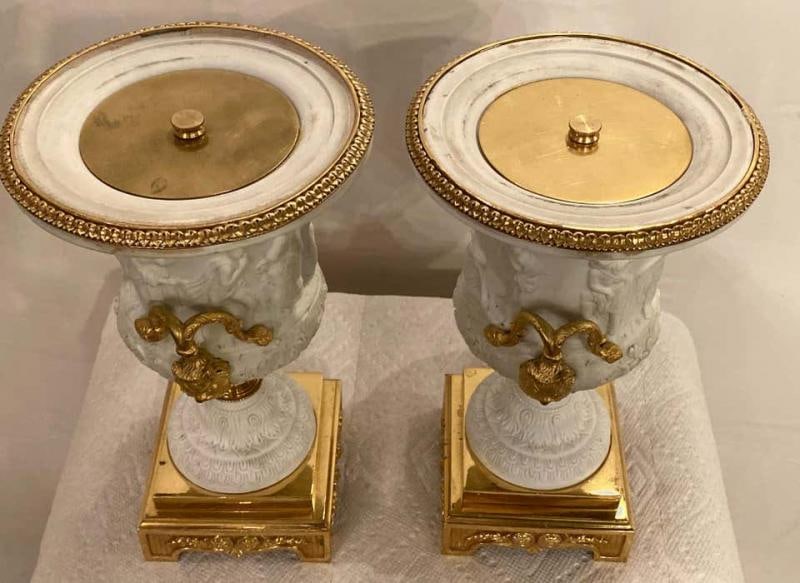 Neoclassical Sevres Parian and Doré Bronze Mounted Urns or Vases 1920s a Pair - 7