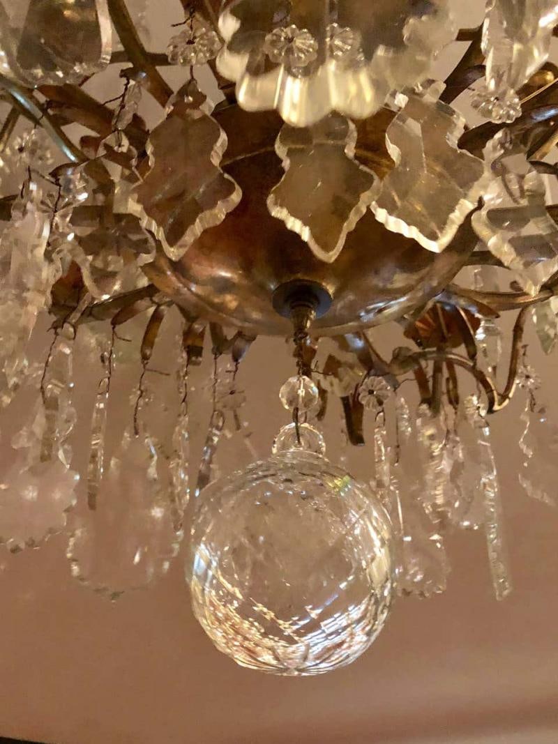 Bronze and Crystal Palatial Thirty-Light Chandelier - 10