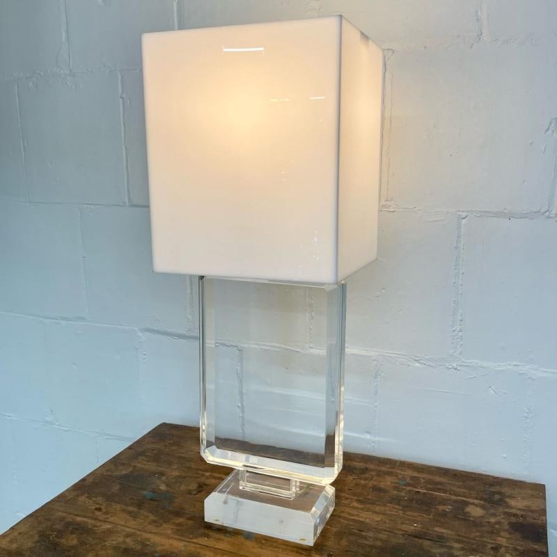 Single Lucite and Brass Mid-Century Modern Art Deco Style Table / Desk Lamp - 3