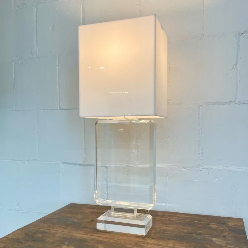 Single Lucite and Brass Mid-Century Modern Art Deco Style Table / Desk Lamp - 4