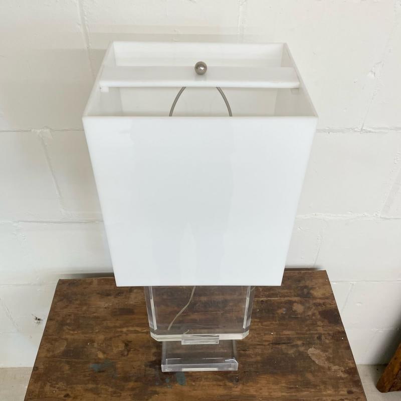 Single Lucite and Brass Mid-Century Modern Art Deco Style Table / Desk Lamp - 8