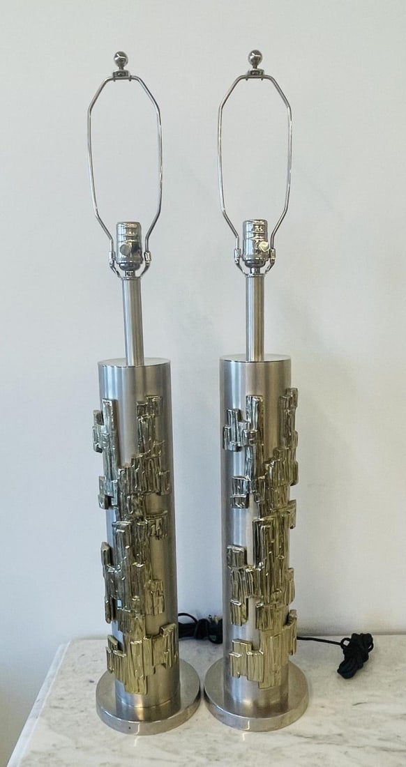 A Pair of Modernist Table Lamps, Brushed Nickel and Sculptural Metal, 1970s - 3