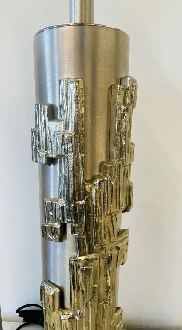 A Pair of Modernist Table Lamps, Brushed Nickel and Sculptural Metal, 1970s - 7