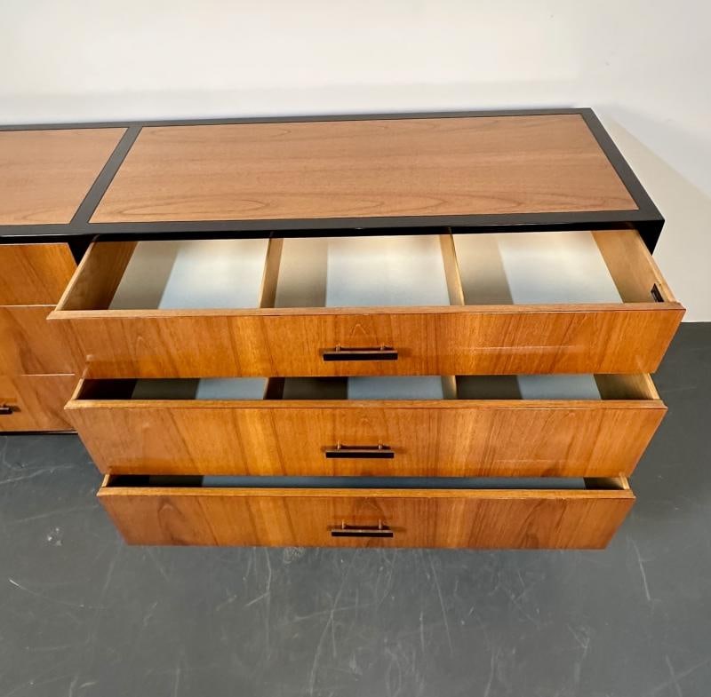 American Mid-Century Modern Rosewood Dresser / Sideboard by Harvey Probber 1960s - 10