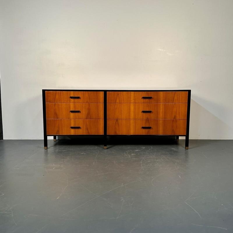 American Mid-Century Modern Rosewood Dresser / Sideboard by Harvey Probber 1960s - 4