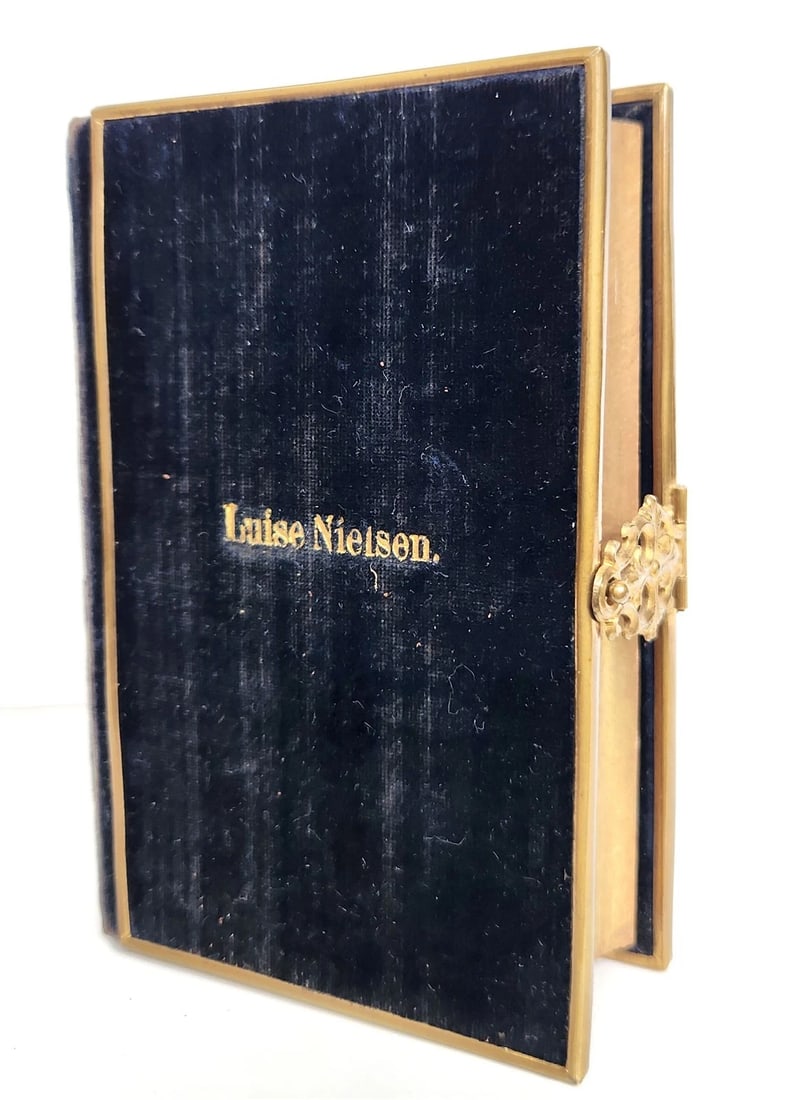 1871 PSALM BOOK in DANISH antique DECORATIVE VELVET BINDING w/ BRASS EDGES: Title: 1871 PSALM BOOK in DANISH antique DECORATIVE VELVET BINDING w/ BRASS EDGES Description: Lutheran Psalm Book in Danish PSALMEBOG til KIRKE - og HUS-ANDAGT (Psalter for Church and Home