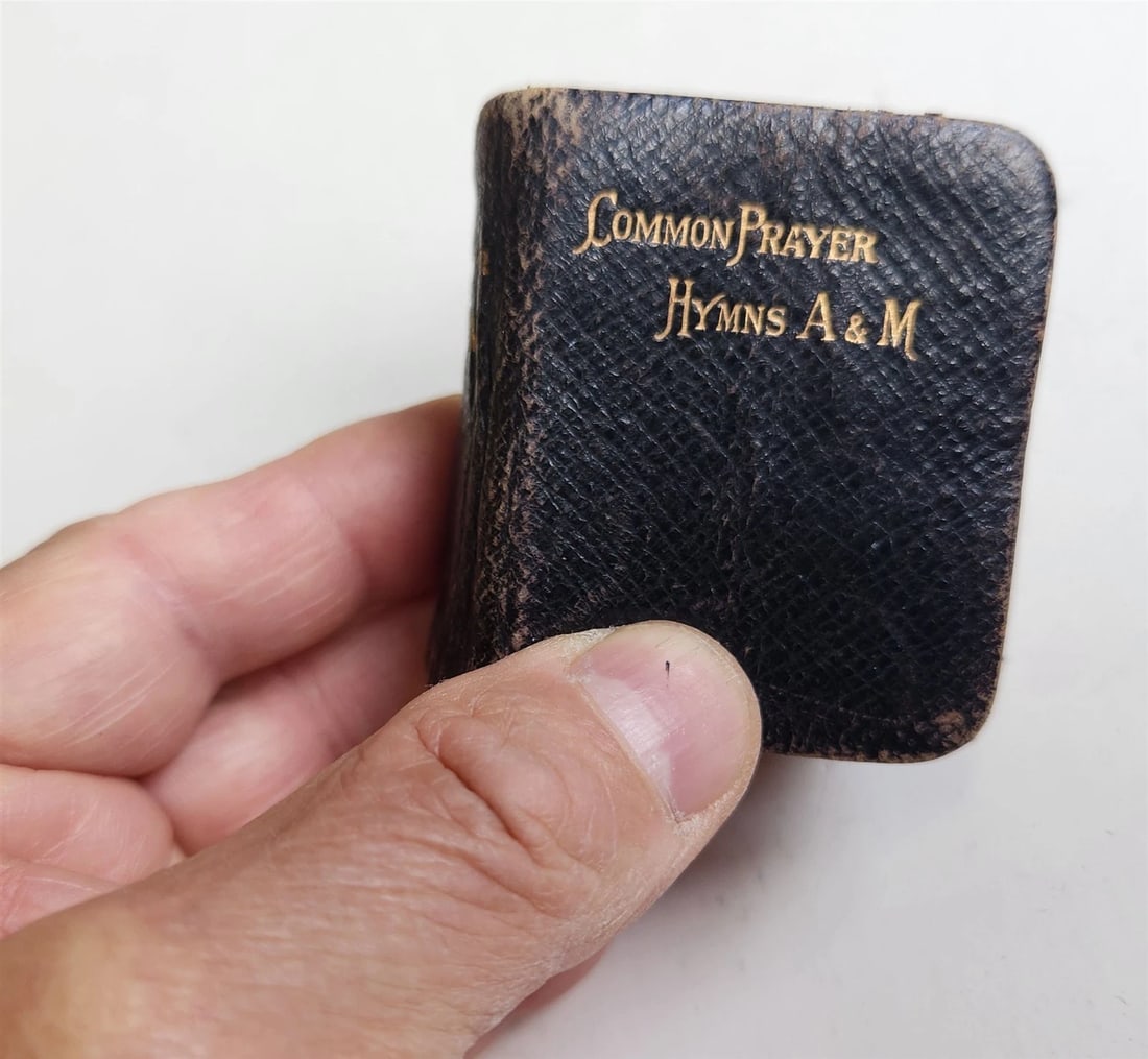 1870s MINIATURE BOOK of COMMON PRAYER in ENGLISH antique (1 of 8)