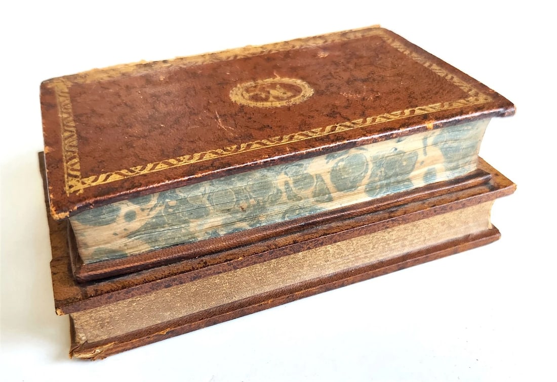 BOOK SHAPED CONTAINER vintage BOX French - 2