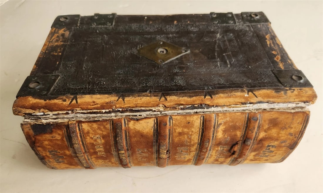 1610 BIBLE in ENGLISH by ROBERT BARKER antique GENEVA VERSION - 3