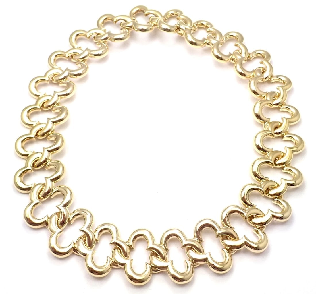 Authentic Van Cleef & Arpels 18k Yellow Gold Large Alhambra Choker Necklace 1998: Title: Authentic Van Cleef & Arpels 18k Yellow Gold Large Alhambra Choker Necklace 1998 Description: Authentic Van Cleef & Arpels 18k Yellow Gold Large Alhambra Choker Necklace 1998 About This Piece: 