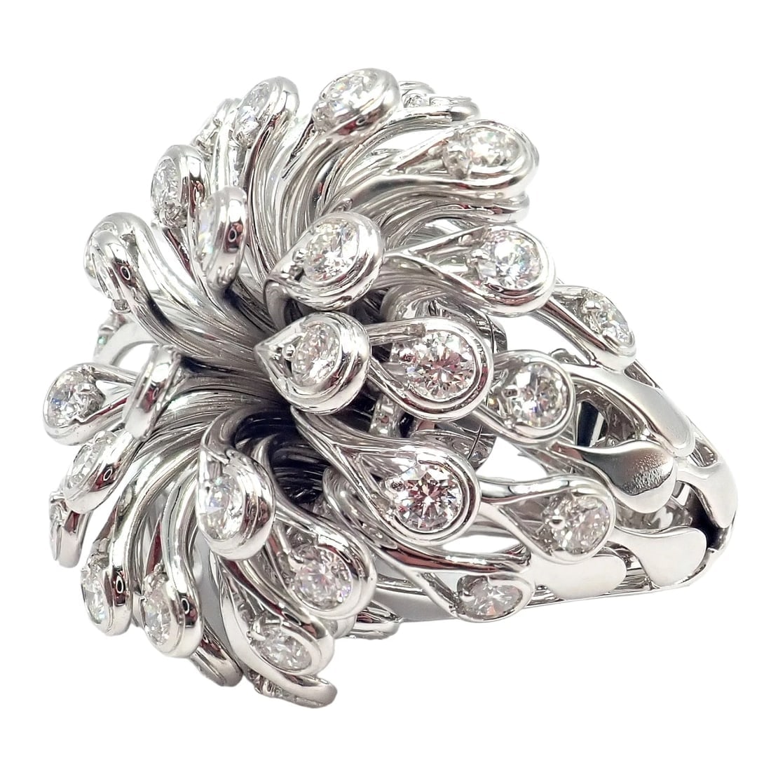 Authentic! Christian Dior 18k White Gold 6.5ct Diamond Large Flower Ring - 4
