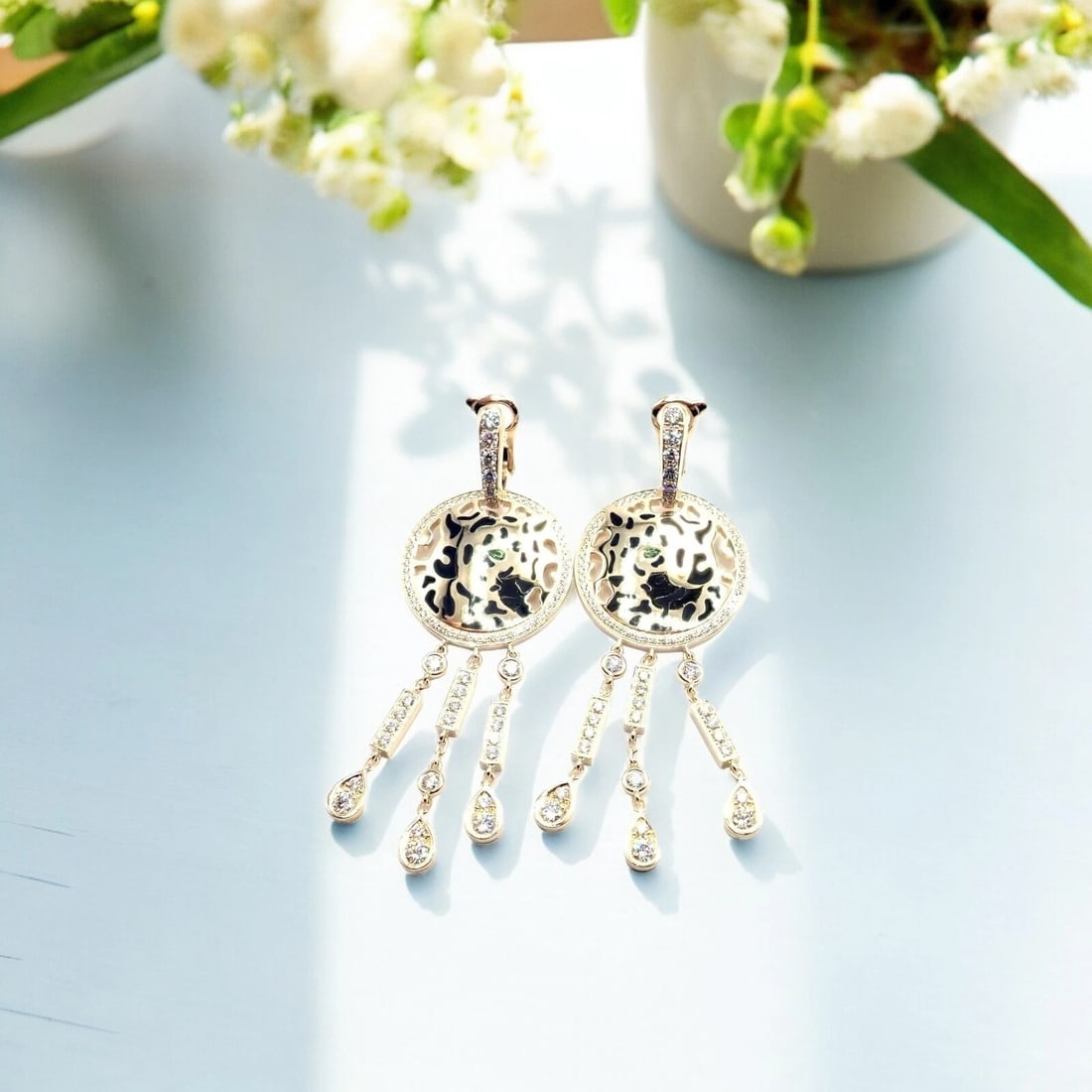 Authentic! Cartier Panther 18k Yellow Gold Diamond Lacquer Tsavorite Earrings - 3