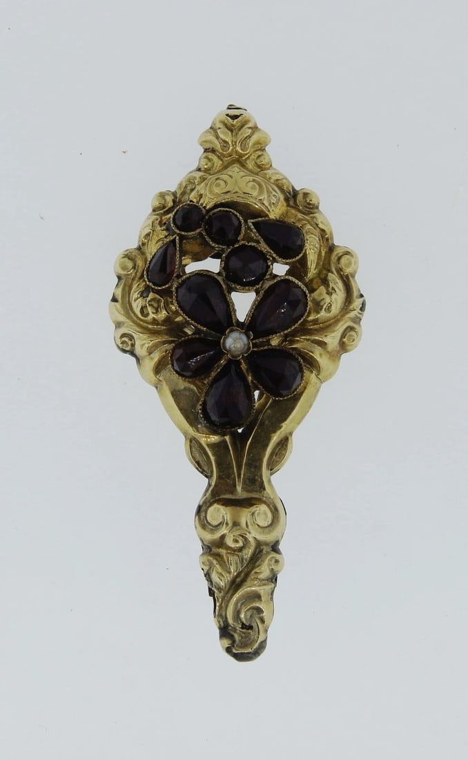 LOVELY Victorian 14k Yellow Gold & Garnet Pin Circa 1900!: Title: LOVELY Victorian 14k Yellow Gold & Garnet Pin Circa 1900! Description: Fine Jewelry, Arts & AntiquesPurveyors and Purchasers ofAntique and Estate Pieces DK 14k Gold & GarnetPin 