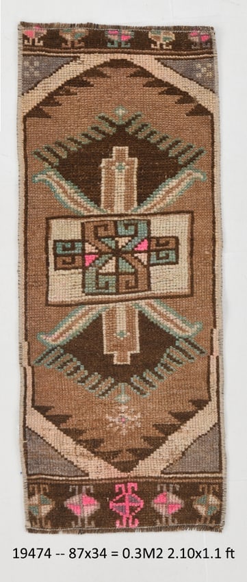 1'1'' x 2'10'' Unique Handmade Vintage Rug - 19474: Title: 1'1'' x 2'10'' Unique Handmade Vintage Rug - 19474Description:1'1'' x 2'10'' Unique Handmade Vintage Rug - 19474Origin:TurkiyeDate/Period:1960-90Materials:Wool,CottonDimension:1'1''x2'10'' ft,