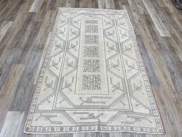 Antique Turkish Rug-5079: Title:Antique Turkish Rug-5079 Description:Beautiful antique urkish rug from central Turkey, size 4 ft by 7 ft, in excellent condition on off white field, complete rug with all original ends and edges
