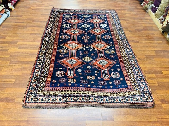 Antique Persian Shiraz Rug-3226: Title:Antique Persian Shiraz Rug-3226 Description:An antique Persian Shiraza rug from southwest persia, size, 8 ft by 5 ft, circa 1940, excellent condition with a good pile throughout, complete rug wi