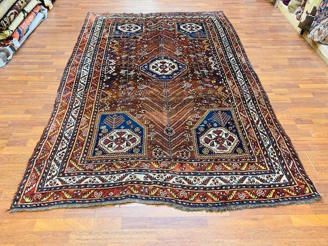 Antique Persian Shiraz Rug-962: Title:Antique Persian Shiraz Rug-962 Description:Beautiful antique Persian Shiraz rug, from southwest Persia, size 6 ft by 9 ft, circa 1930, excellent condition with a good pile throughout, complete r