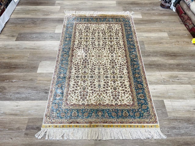 Vintage Sign Tabriz design Silk Rug-5298: Title:Vintage Sign Tabriz design Silk Rug-5298Description:Beautiful all over sign Tabrize design silk rug from China, size 3 ft by 5 ft, circa 2010 ,with all original silk foundation in excellent