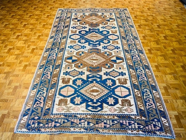 Vintage Turkish Caucasian ivory Field rug-4811-29: Title:Vintage Turkish Caucasian ivory Field rug-4811-29Description:A vintage Caucasian design Turkish rug, from central Turkey, size 4 ft. 4 inches by 7 ft. 5 inches, circa 1930, excellent conditiion