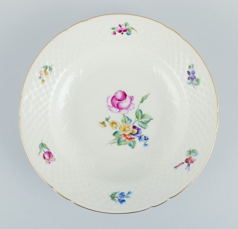 Bing & Grøndahl, Saxon Flower, a set of six deep plates hand-decorated with polychrome flowers - 3